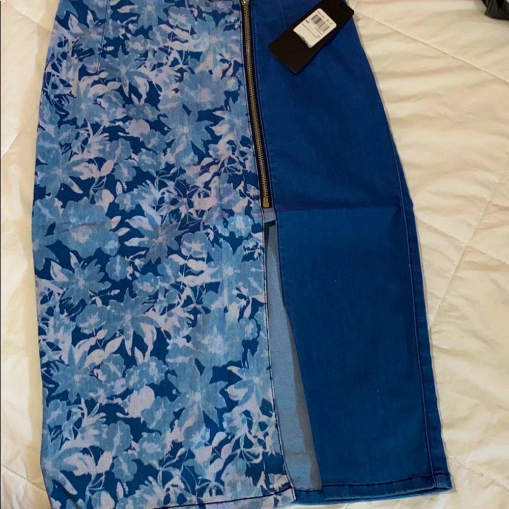 Brand new Guess Jean pencil skirt with slit
